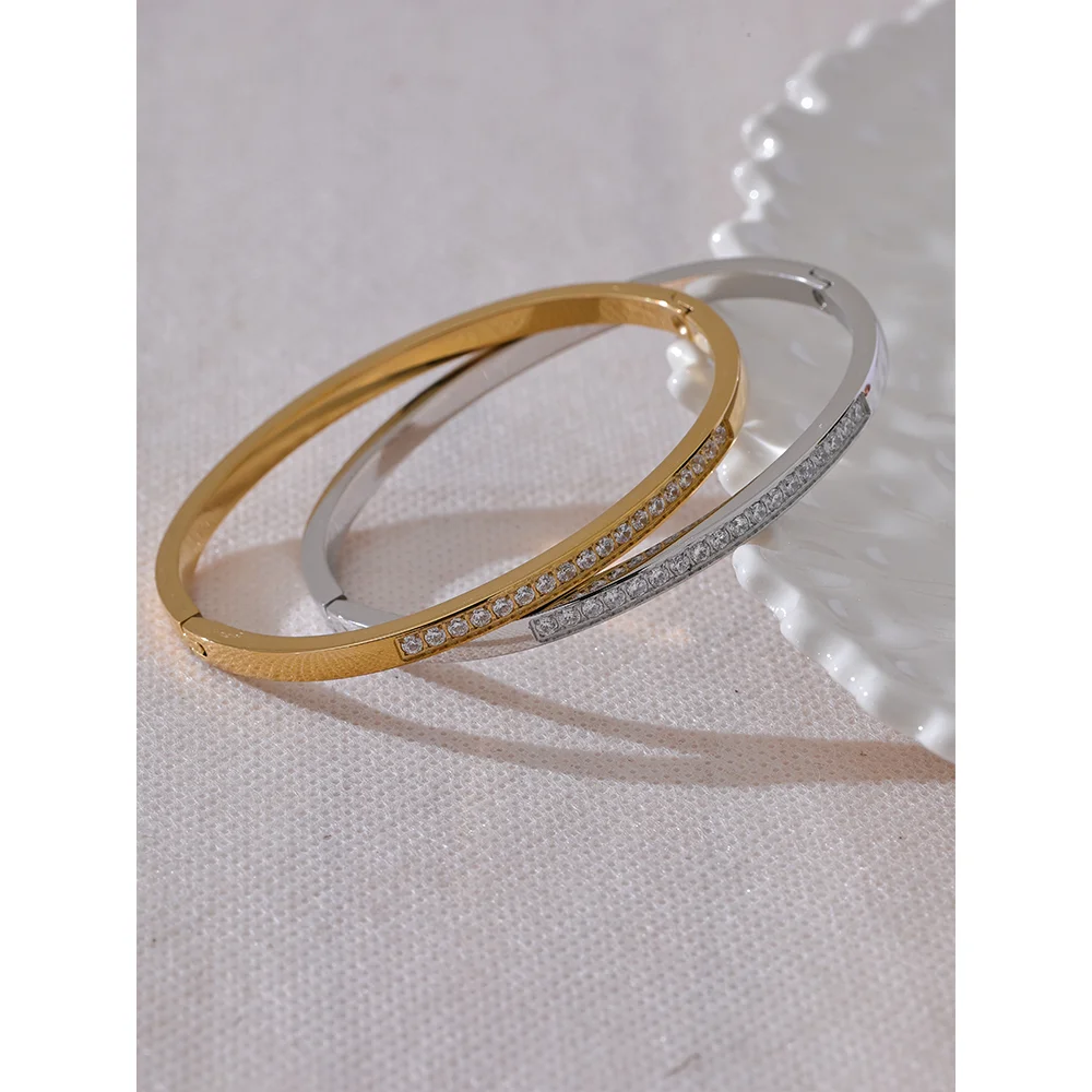 YVONNE BANGLE BRACELET