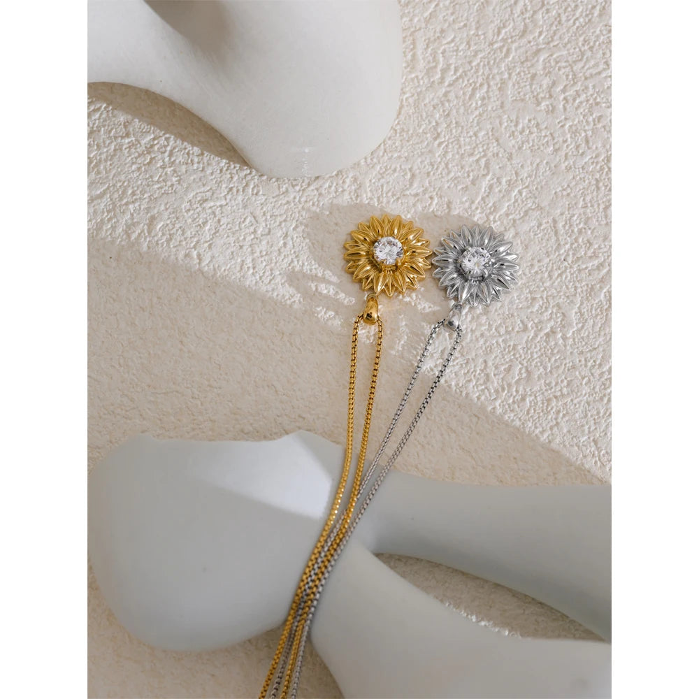 Elsie Necklace