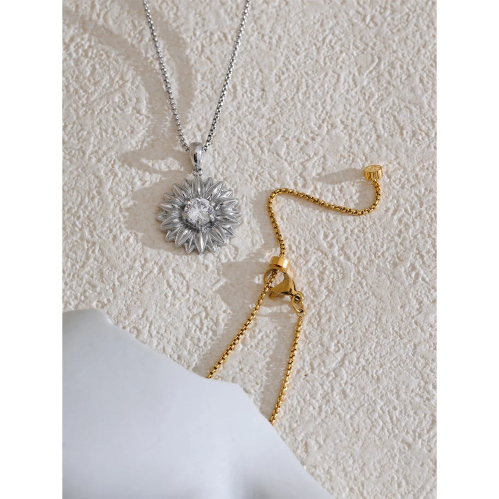 Elsie Necklace